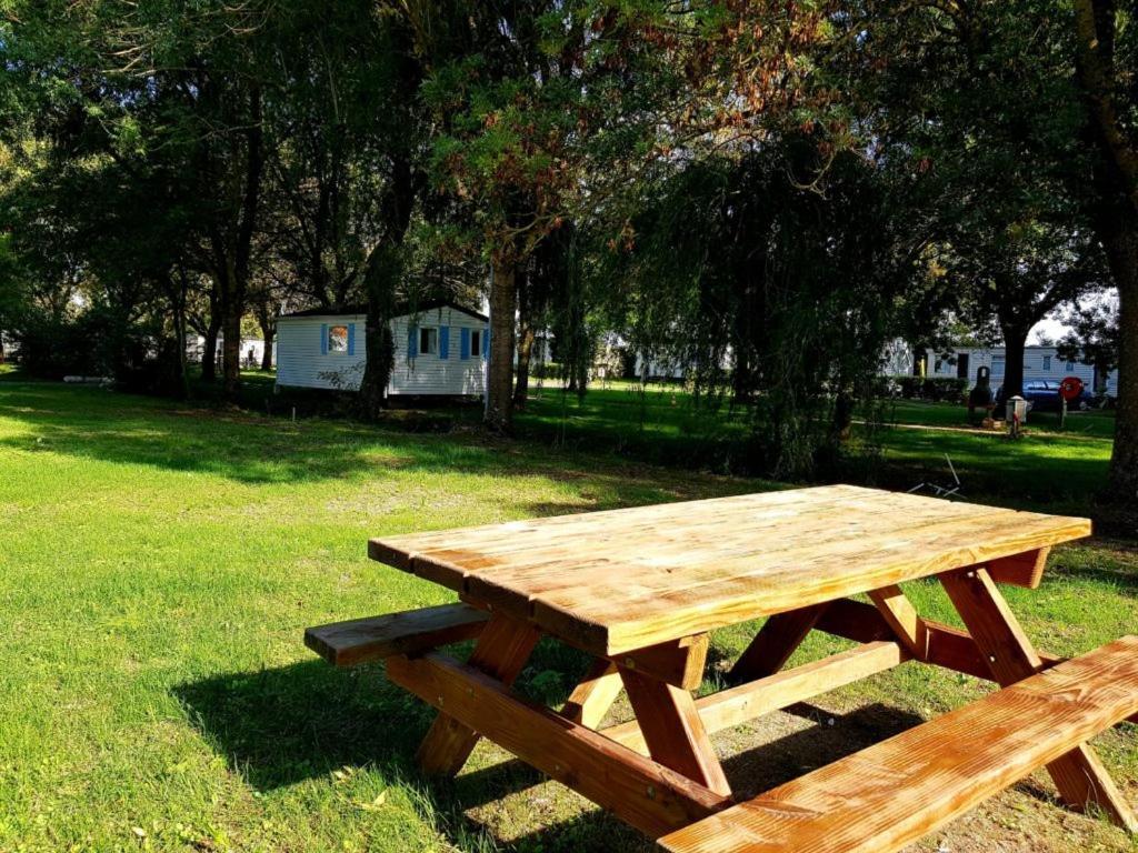 Camping Les 2 Salamandres Arces-sur-Gironde Exterior photo