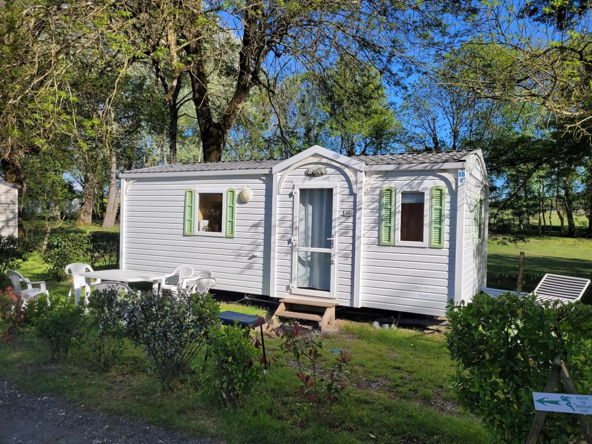 Camping Les 2 Salamandres Arces-sur-Gironde Exterior photo